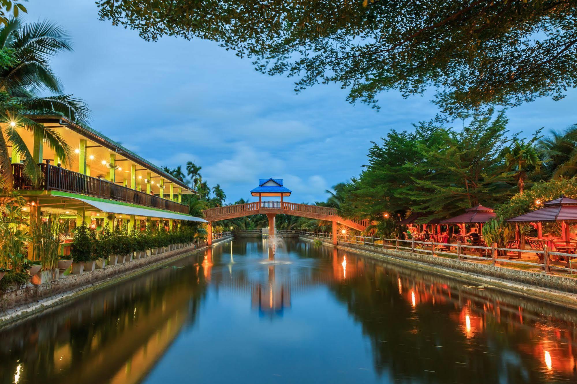 Coconut Resort Rayong Exterior foto