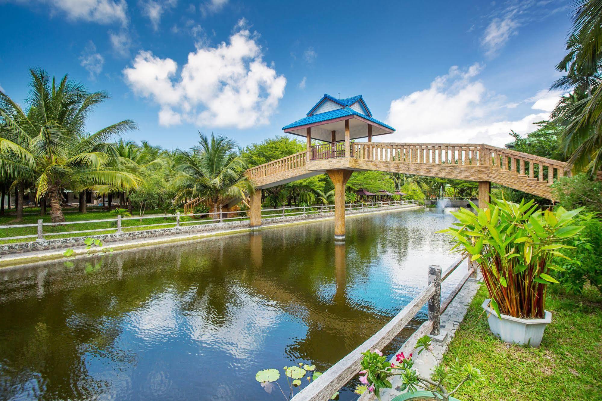 Coconut Resort Rayong Exterior foto