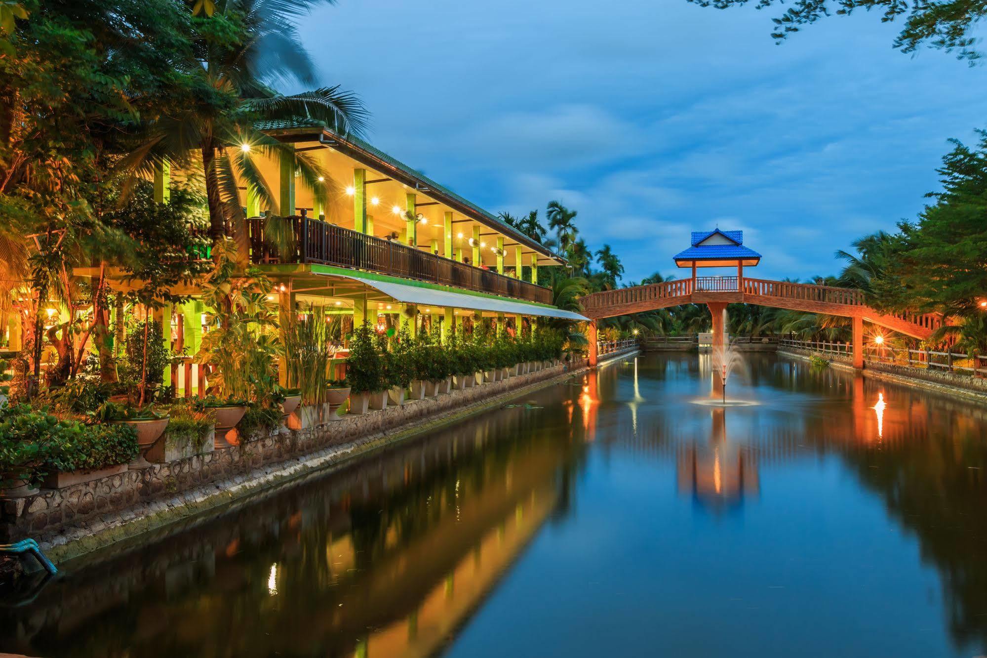 Coconut Resort Rayong Exterior foto