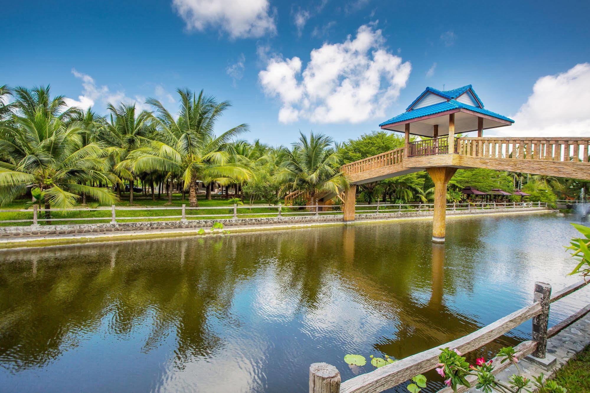 Coconut Resort Rayong Exterior foto